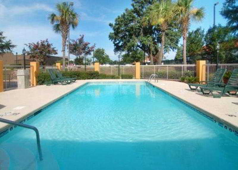 Fairview Inn & Suites Mobile Konforlar fotoğraf